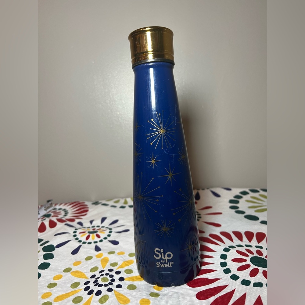 2010 Sip by Swell Insulated Bottle 15 oz Dark Blue Sealed Gold Screw Lid